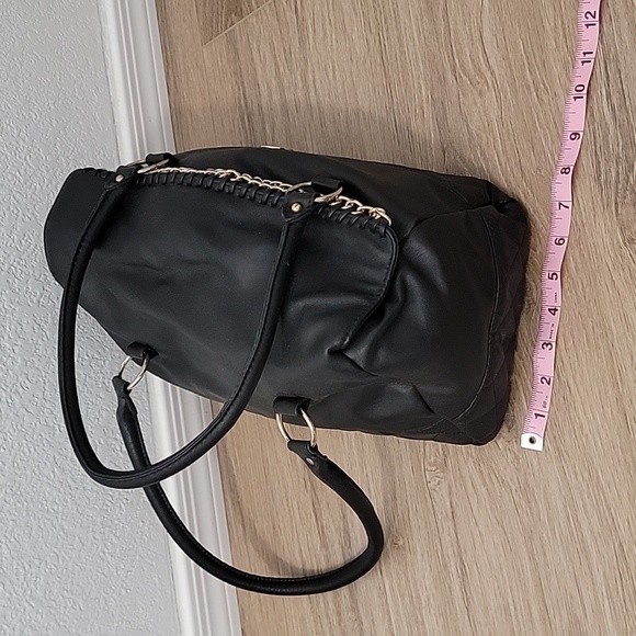 NWOT Bebe black leather medium/large purse with quilted diamond design on bottom - Picture 4 of 9